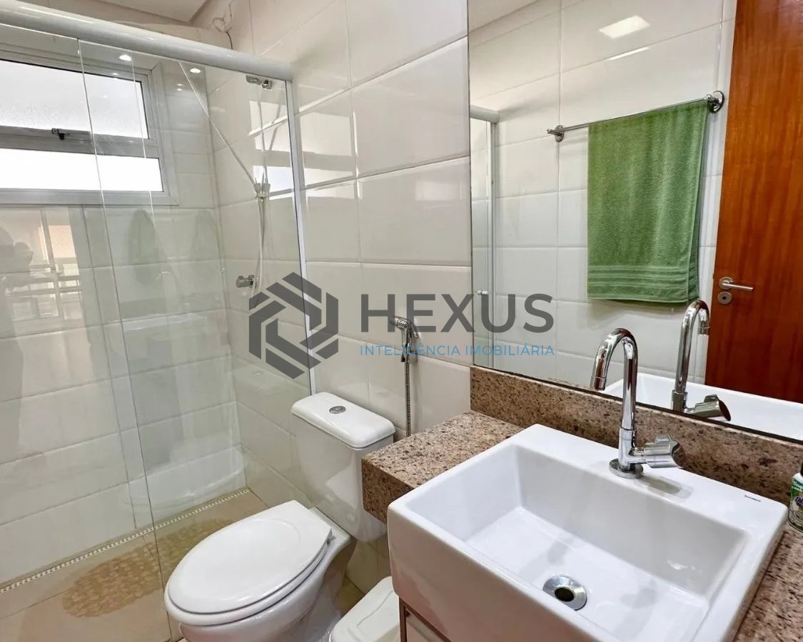 Foto 27 de Apartamento reformado com varanda e lazer a 350m da praia na Enseada, Guarujá
