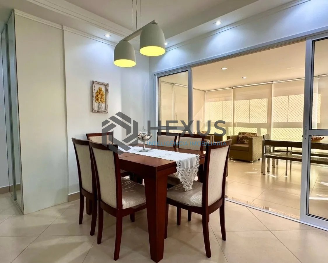 Foto 10 de Apartamento reformado com varanda e lazer a 350m da praia na Enseada, Guarujá