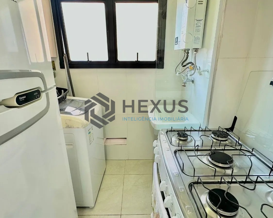 Foto 14 de Apartamento reformado com varanda gourmet e lazer a 70m da praia nas Pitangueiras, Guarujá