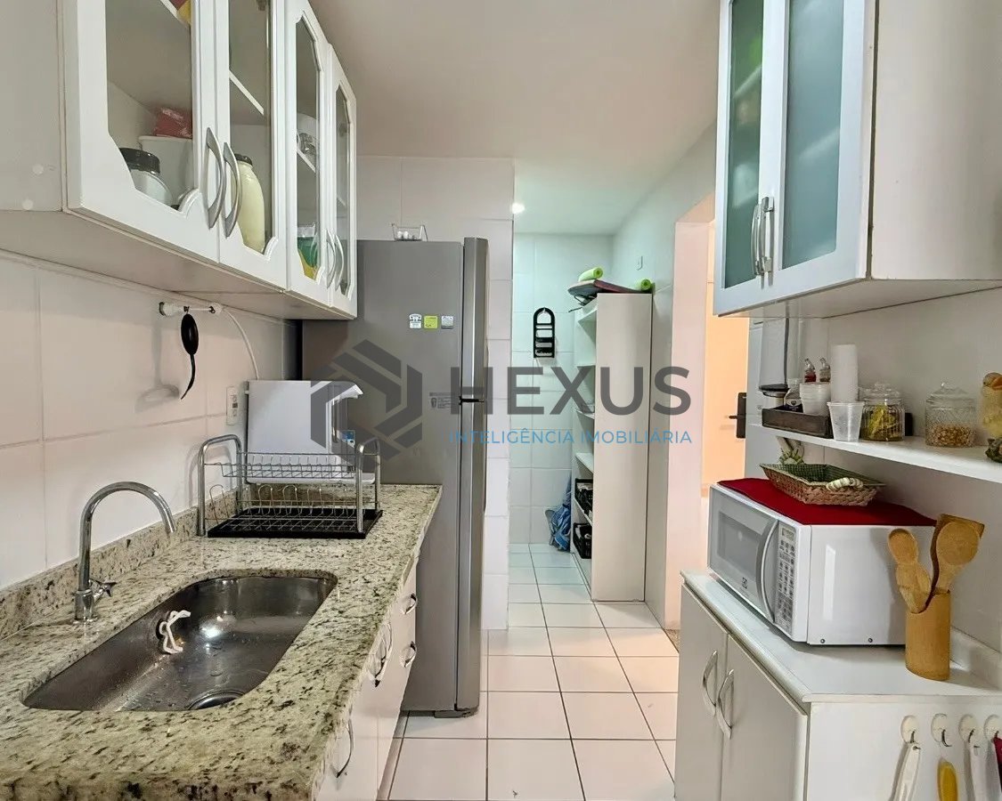 Foto 16 de Apartamento com varanda vista mar e lazer a 500m da praia na Enseada, Guarujá