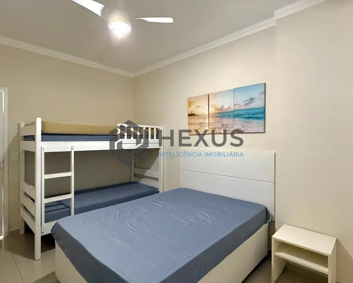 Foto 17 de Apartamento reformado com varanda vista mar na beira mar da praia nas Pitangueiras, Guarujá
