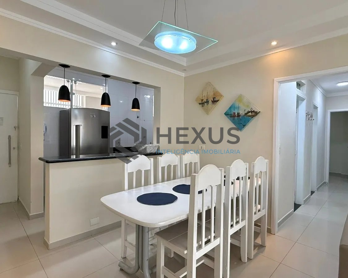 Foto 7 de Apartamento reformado com varanda vista mar na beira mar da praia nas Pitangueiras, Guarujá