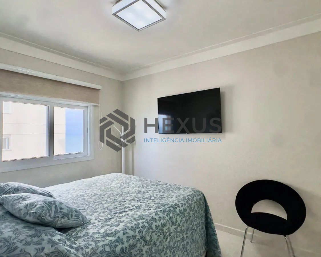 Foto 14 de Apartamento reformado com varanda gourmet vista mar e lazer na beira mar da praia nas Pitangueiras, Guarujá