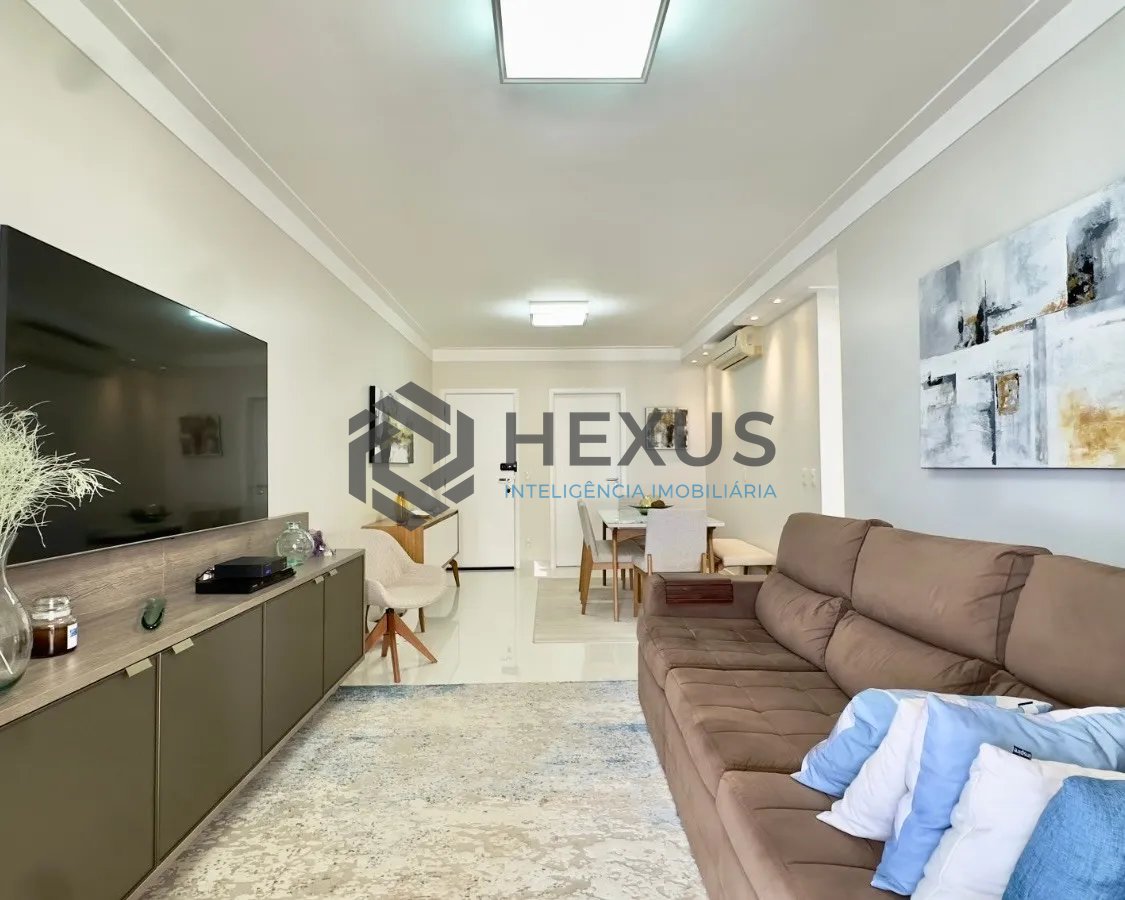 Foto 3 de Apartamento reformado com varanda gourmet vista mar e lazer na beira mar da praia nas Pitangueiras, Guarujá