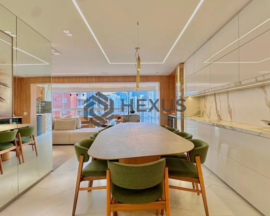 Foto 18 de Apartamento reformado com varanda gourmet e lazer a 250m da praia nas Pitangueiras, Guarujá
