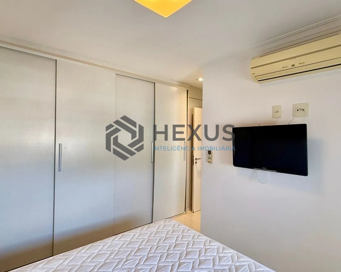 Foto 11 de Apartamento reformado com varanda vista mar e lazer a 450m da praia no Jardim Astúrias, Guarujá