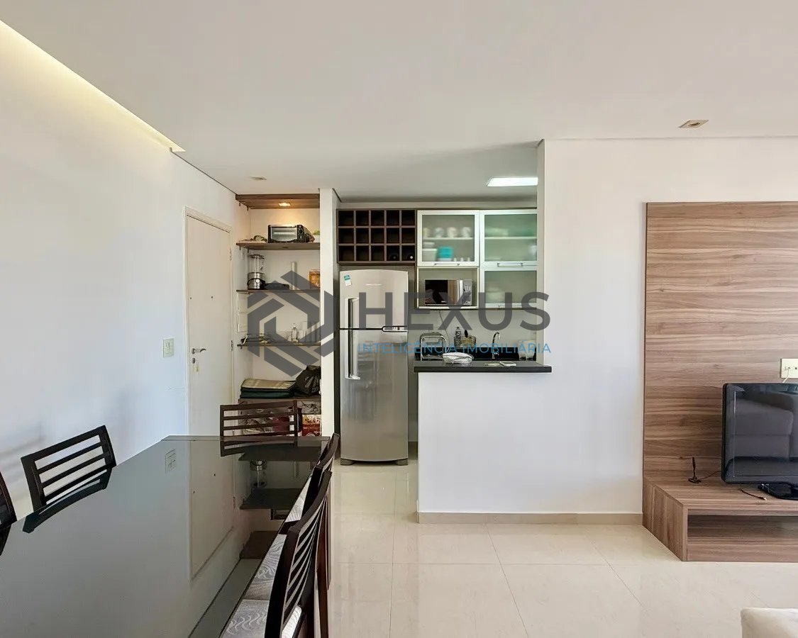 Foto 6 de Apartamento reformado com varanda vista mar e lazer a 450m da praia no Jardim Astúrias, Guarujá