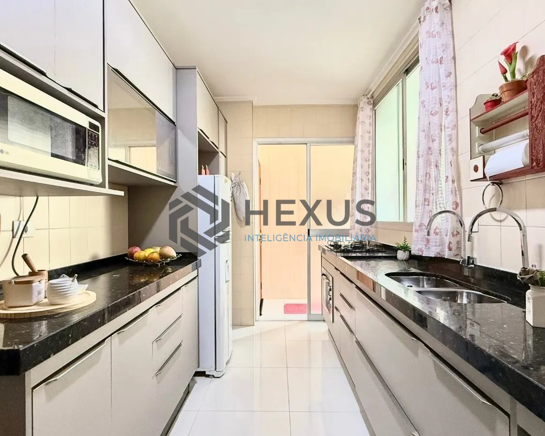 Foto 15 de Apartamento com varanda e lazer a 100m da praia nas Pitangueiras, Guarujá