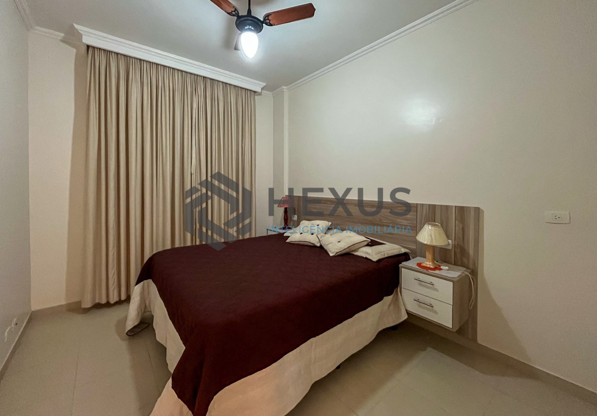 Foto 17 de Apartamento com varanda vista mar na beira mar da praia nas Pitangueiras, Guarujá