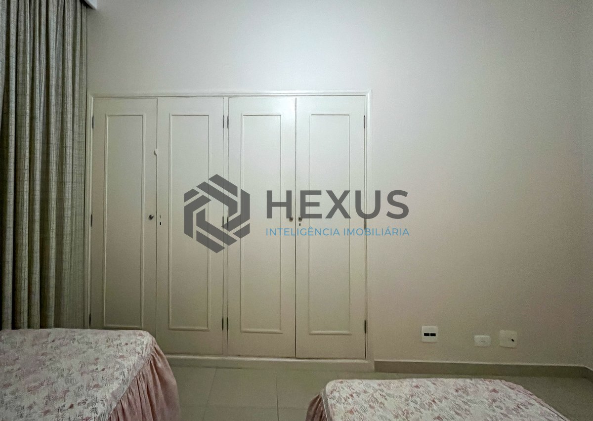 Foto 29 de Apartamento com varanda vista mar na beira mar da praia nas Pitangueiras, Guarujá