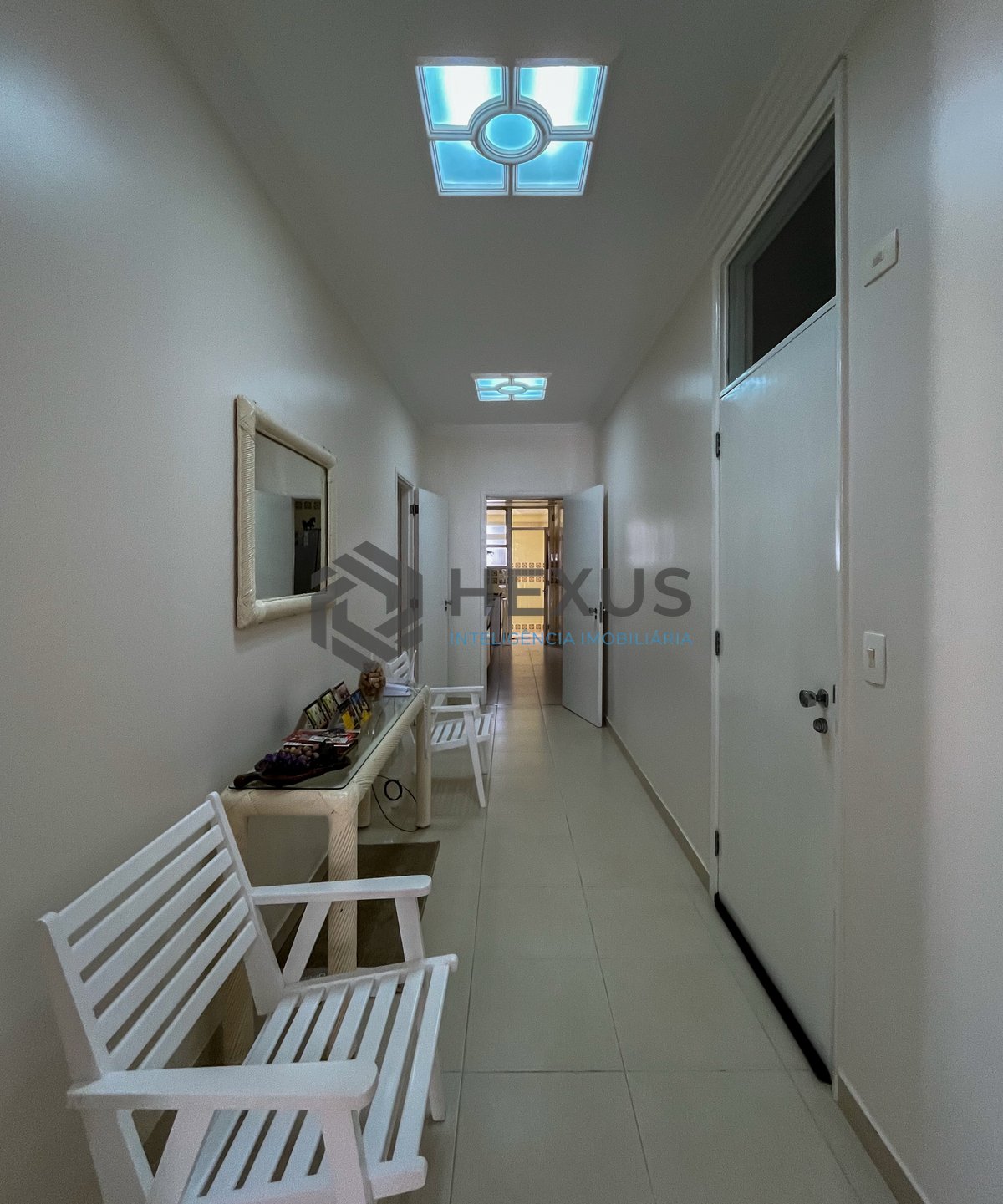 Foto 7 de Apartamento com varanda vista mar na beira mar da praia nas Pitangueiras, Guarujá