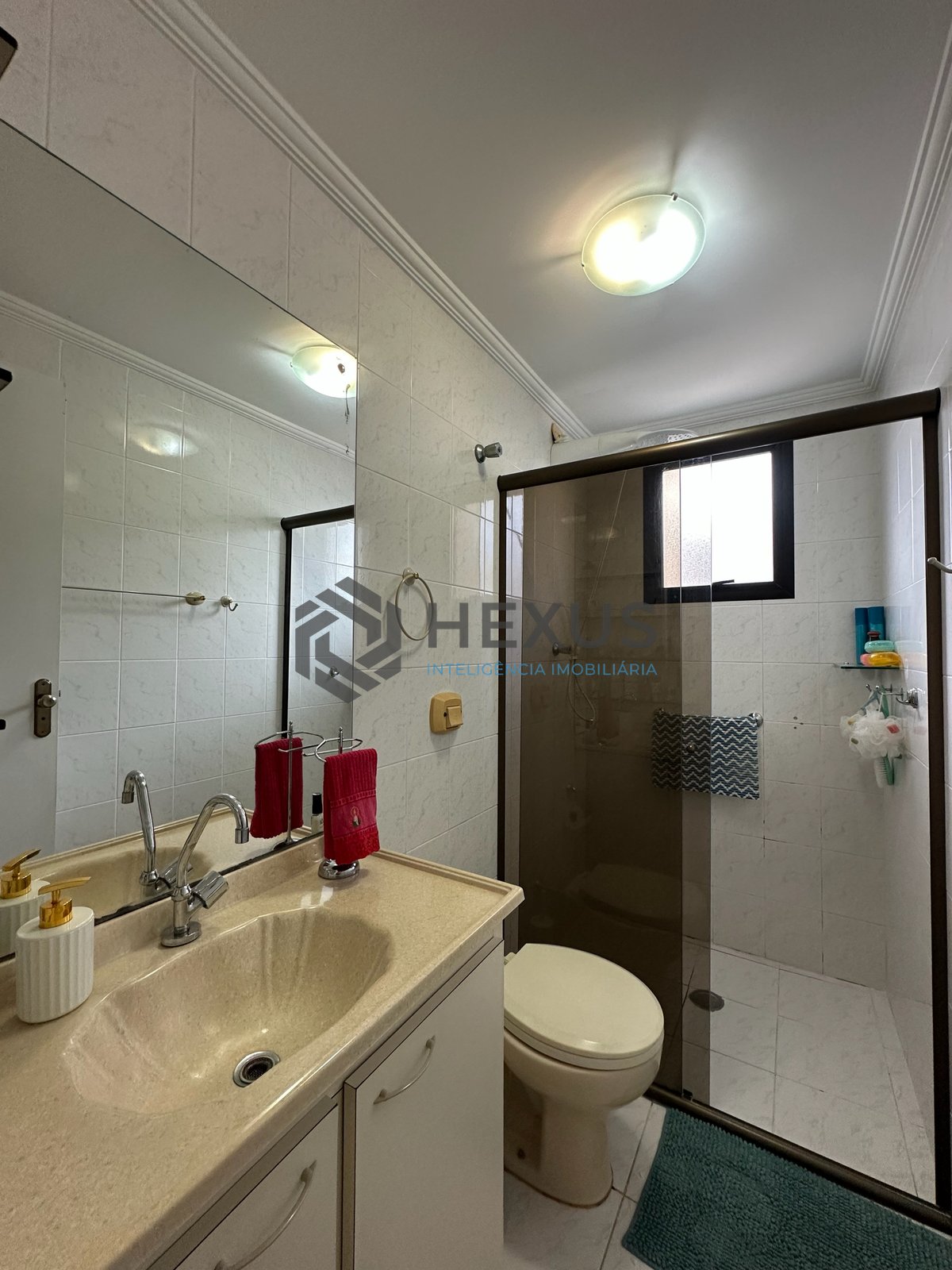 Foto 17 de Apartamento com varanda e lazer a 500m da praia na Enseada, Guarujá
