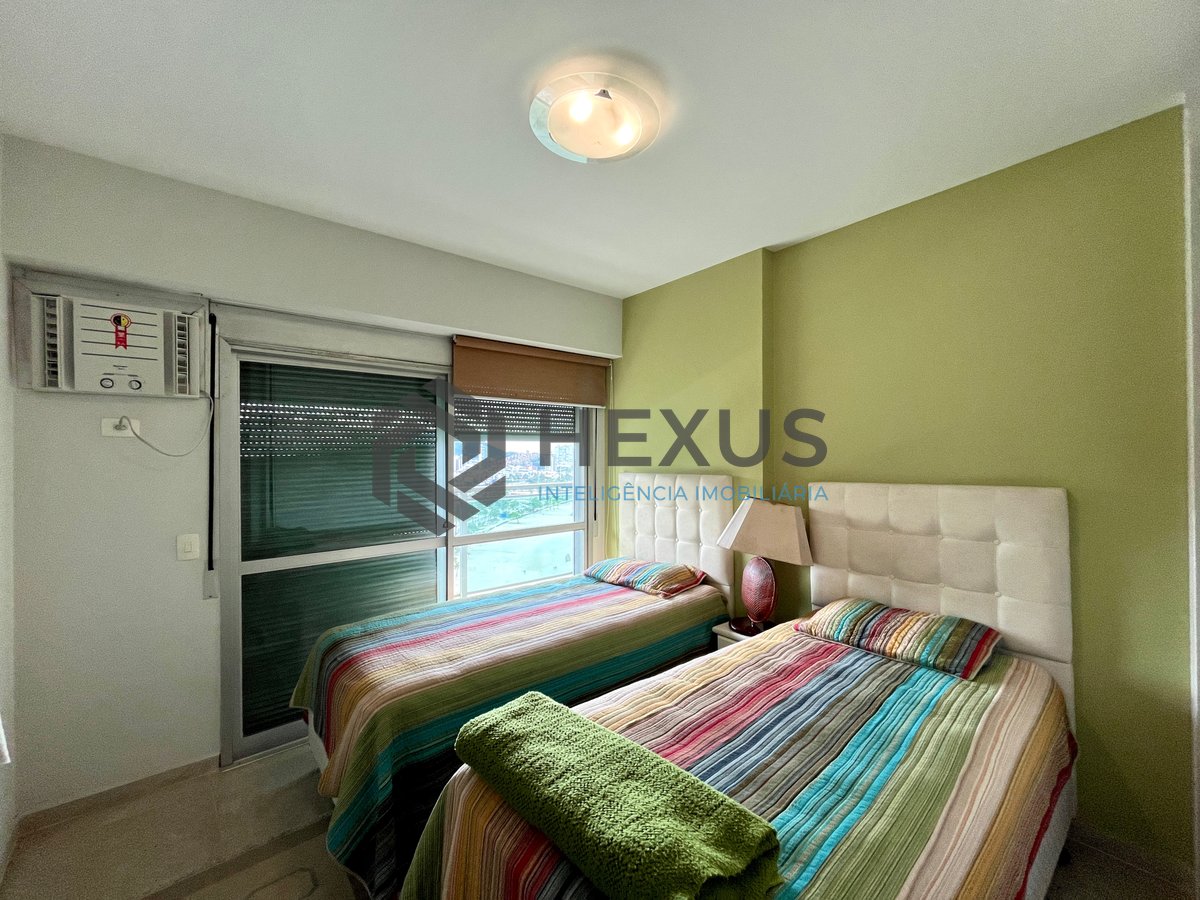 Foto 9 de Apartamento frente mar com varanda vista mar e lazer a 1 quadra da praia nas Pitangueiras, Guarujá