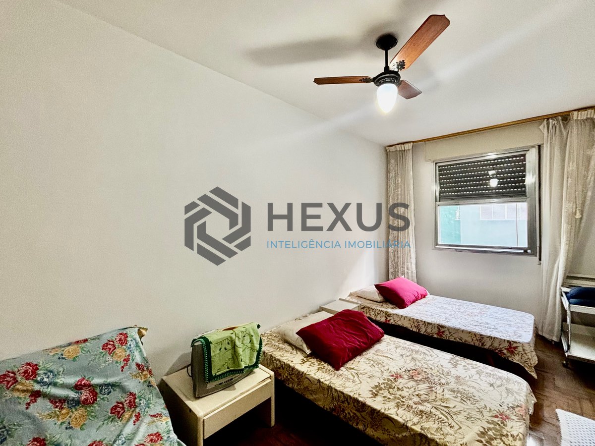 Foto 8 de Apartamento com varanda na beira mar da praia no Jardim Astúrias, Guarujá