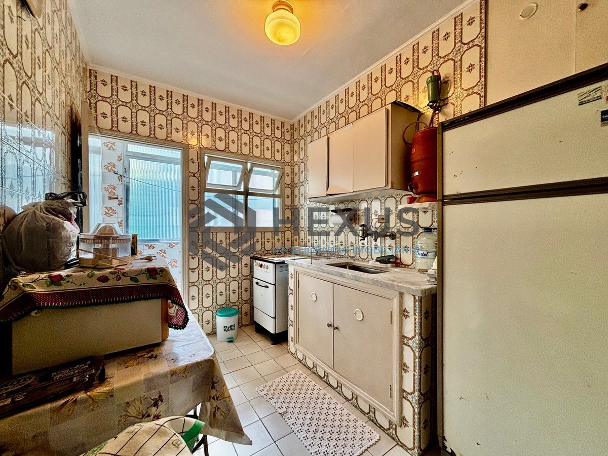 Foto 10 de Apartamento com varanda na beira mar da praia no Jardim Astúrias, Guarujá