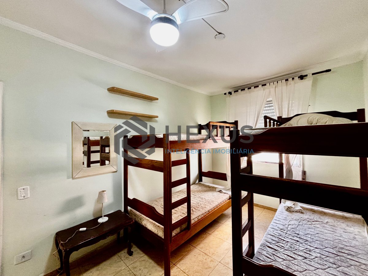 Foto 12 de Apartamento reformado com varanda vista mar a 1 quadra da praia no Jardim Astúrias, Guarujá