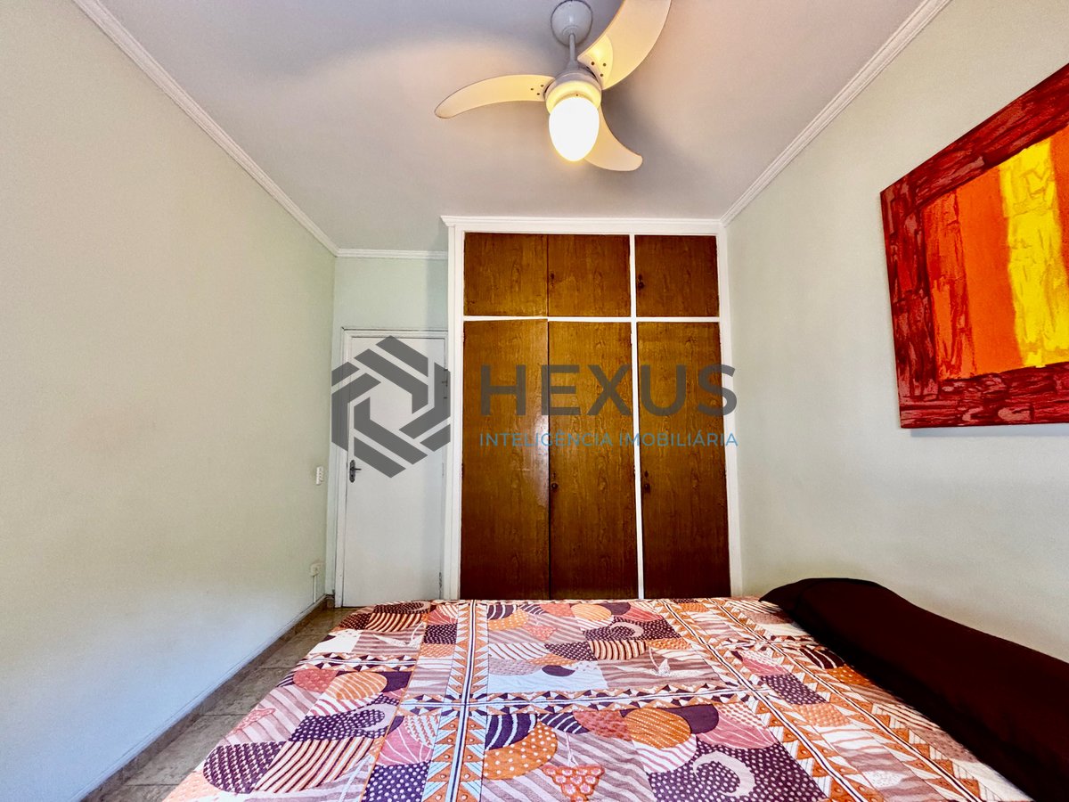 Foto 16 de Apartamento reformado com varanda vista mar a 1 quadra da praia no Jardim Astúrias, Guarujá