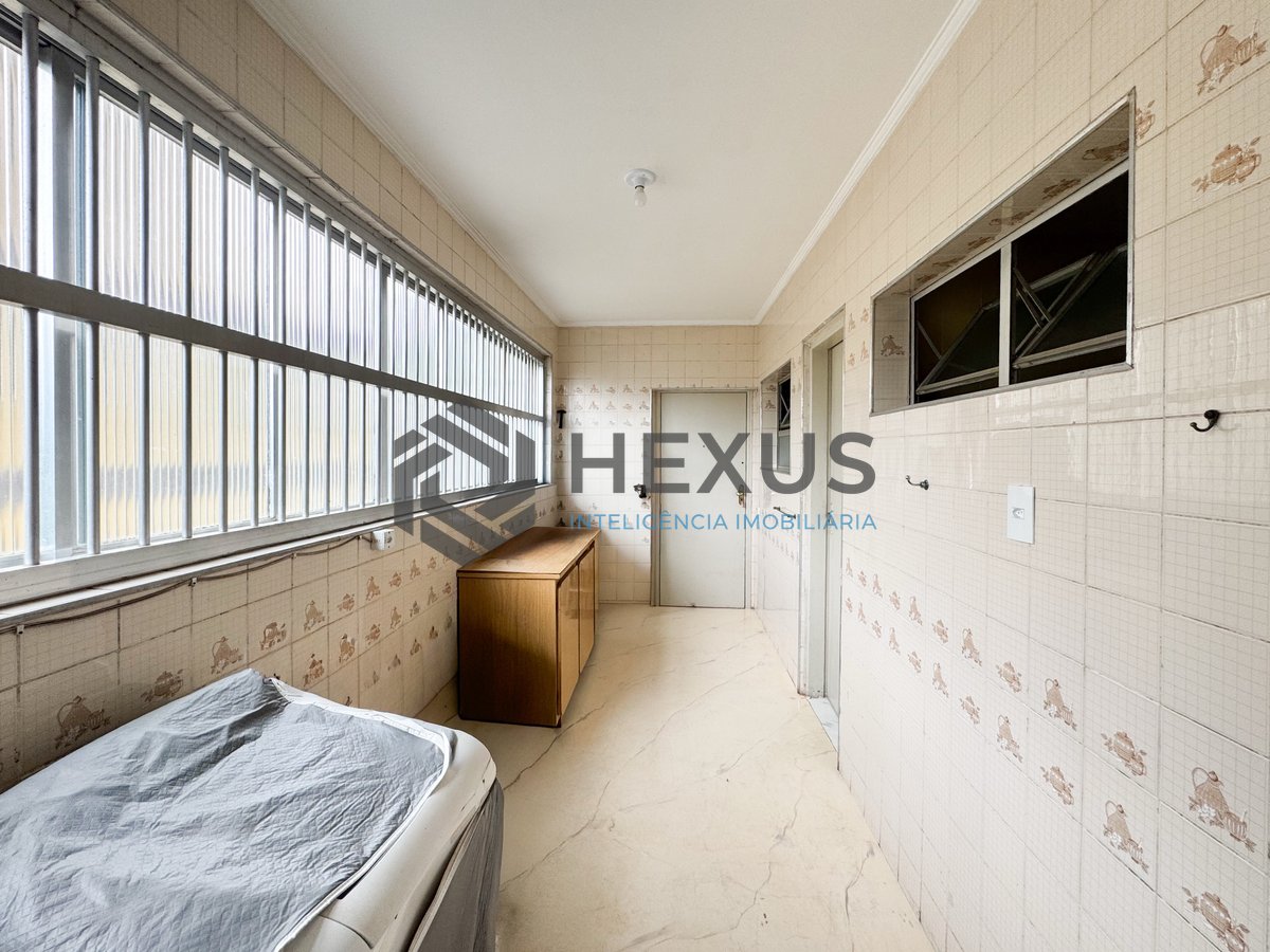 Foto 21 de Apartamento reformado com varanda vista mar e lazer nas Pitangueiras, Guarujá