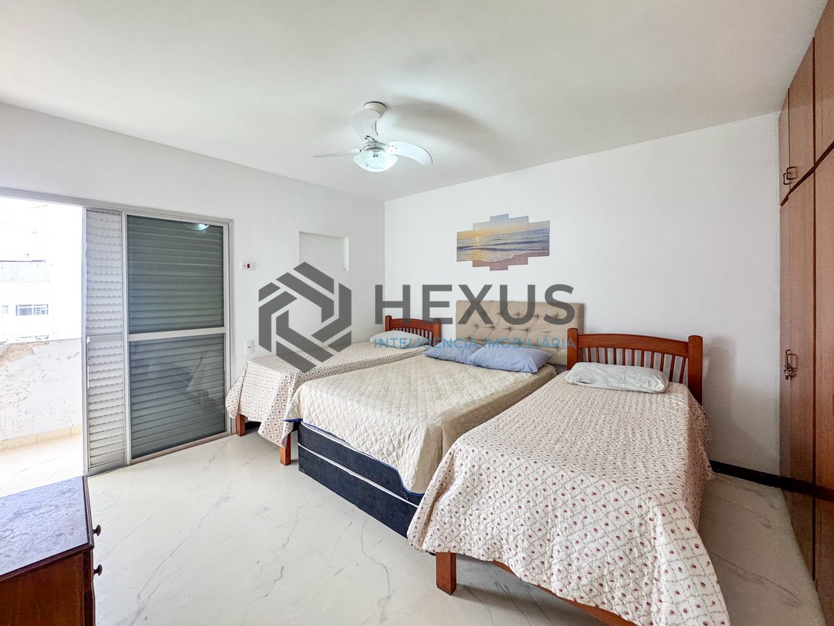 Foto 9 de Apartamento reformado com varanda vista mar e lazer nas Pitangueiras, Guarujá