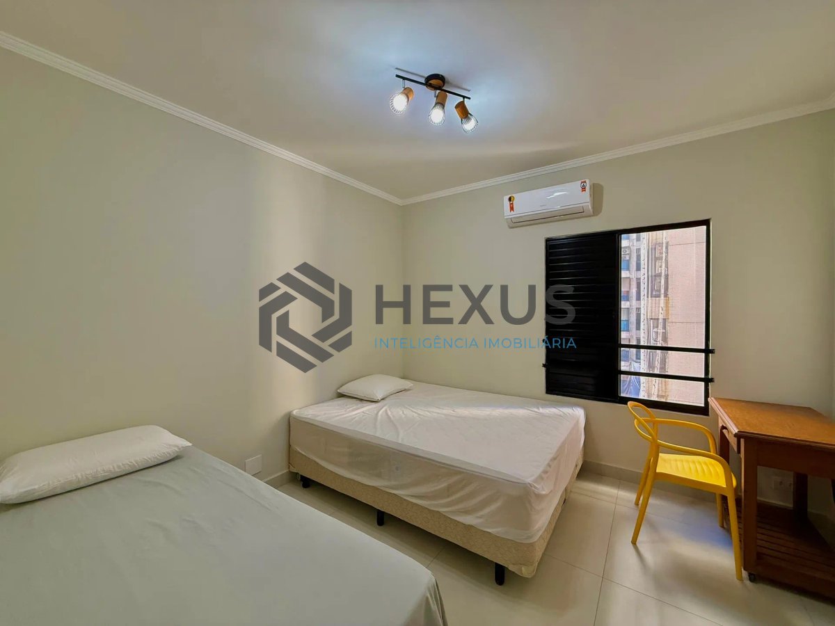 Foto 17 de Apartamento reformado com varanda e lazer a 100m da praia nas Pitangueiras, Guarujá