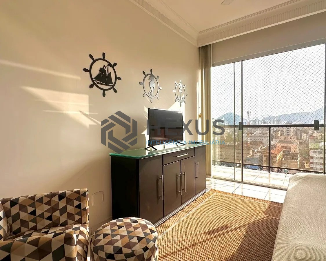 Foto 8 de Apartamento reformado com varanda e lazer a 400m da praia na Enseada, Guarujá