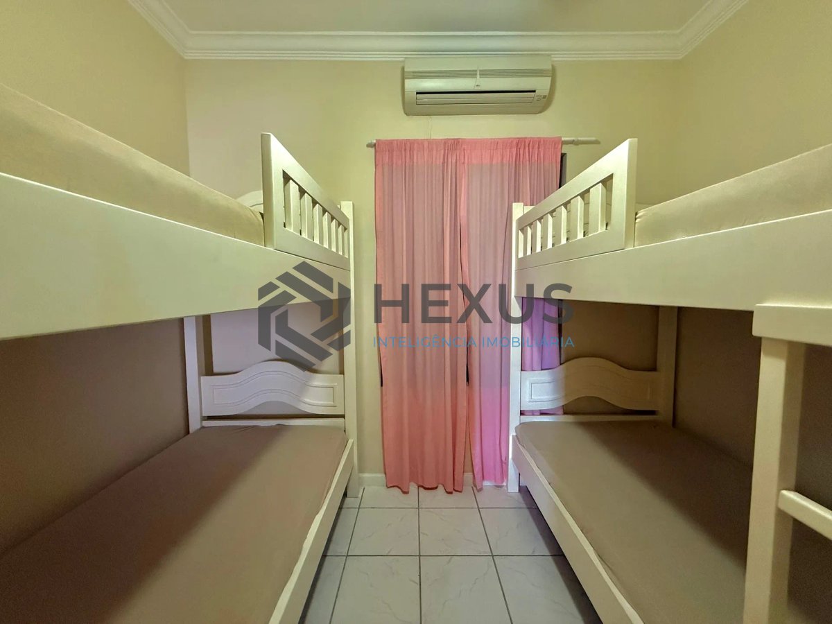Foto 11 de Apartamento com varanda e lazer a 100m da praia nas Pitangueiras, Guarujá