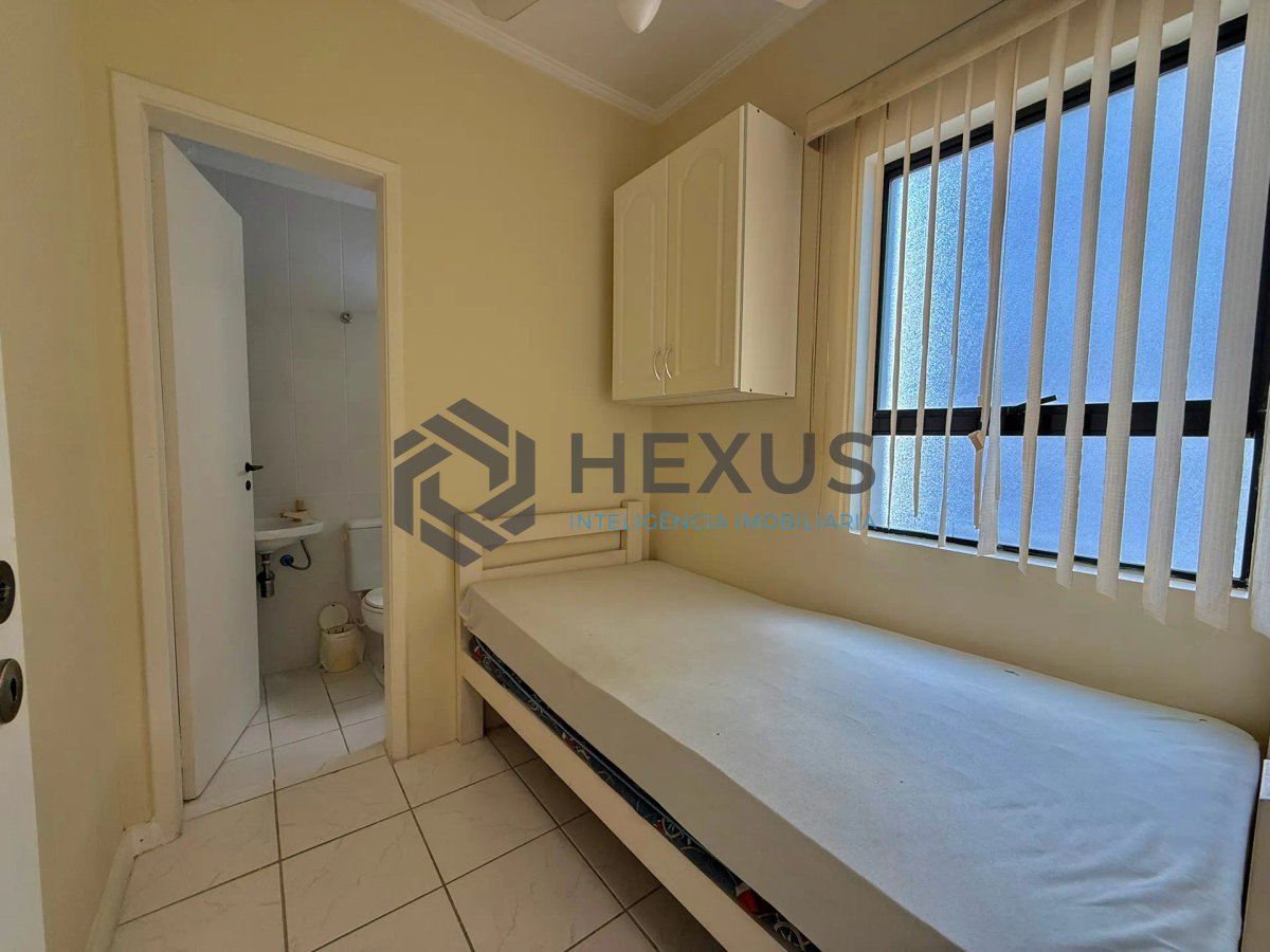 Foto 14 de Apartamento com varanda e lazer a 100m da praia nas Pitangueiras, Guarujá
