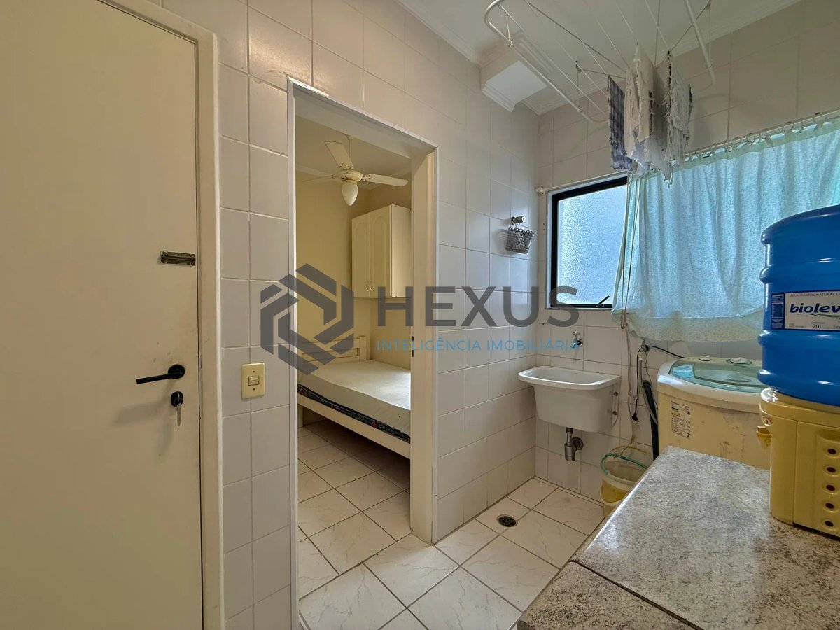 Foto 15 de Apartamento com varanda e lazer a 100m da praia nas Pitangueiras, Guarujá