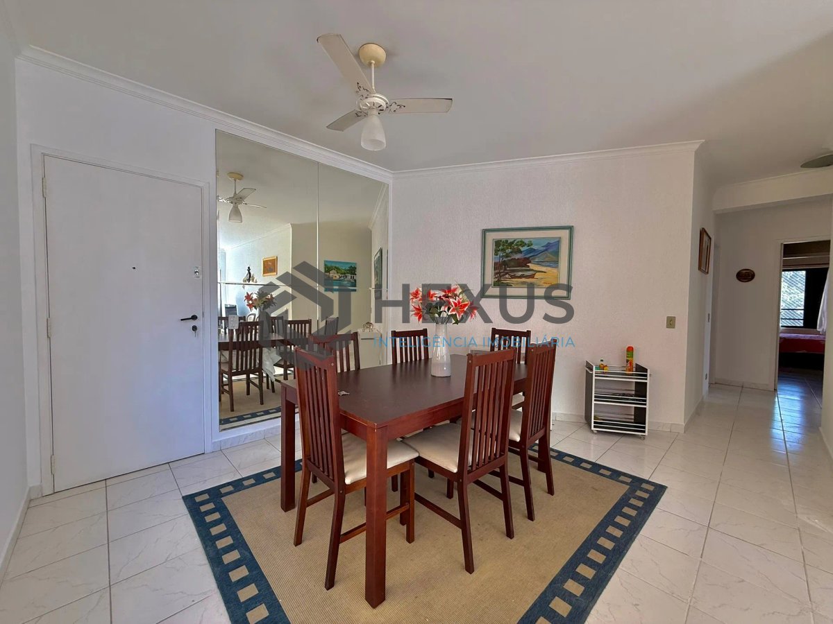 Foto 6 de Apartamento com varanda e lazer a 100m da praia nas Pitangueiras, Guarujá
