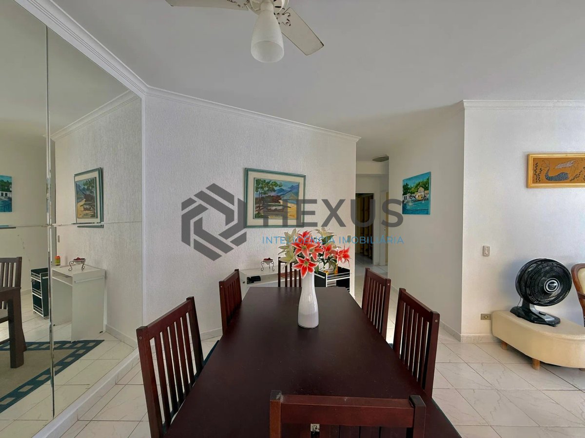Foto 7 de Apartamento com varanda e lazer a 100m da praia nas Pitangueiras, Guarujá