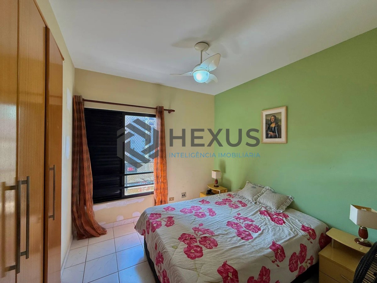 Foto 8 de Apartamento com varanda e lazer a 100m da praia nas Pitangueiras, Guarujá