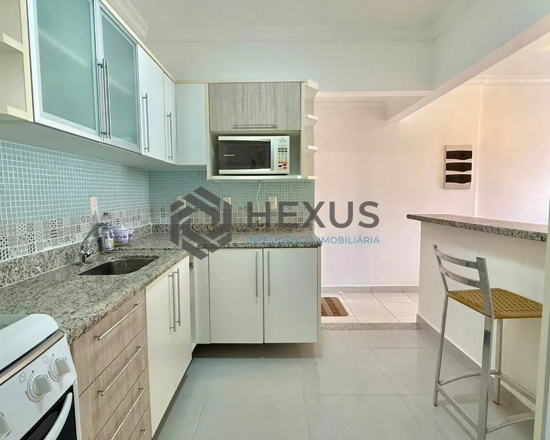 Foto 11 de Apartamento com varanda e lazer a 50m da praia nas Pitangueiras, Guarujá