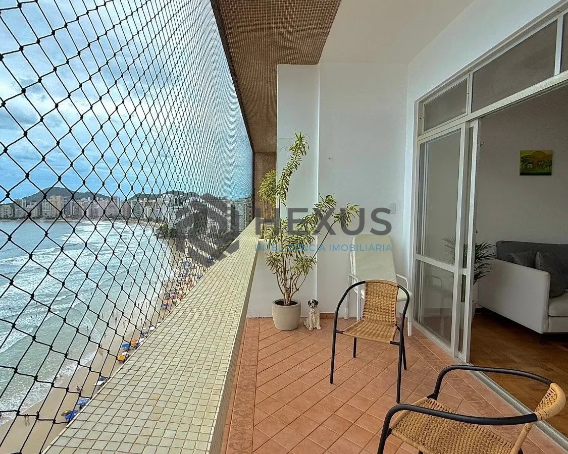 Foto 2 de Apartamento frente mar com varanda vista mar na Praia das Pitangueiras, Guarujá