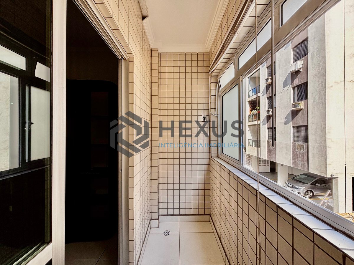 Foto 2 de Apartamento  com varanda à venda, Jardim Las Palmas, Guarujá, SP