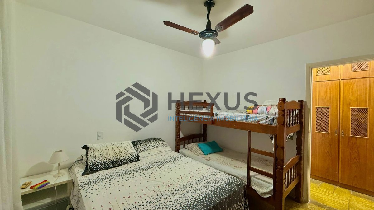 Foto 10 de Apartamento com varanda e lazer a 200m da praia nas Pitangueiras, Guarujá