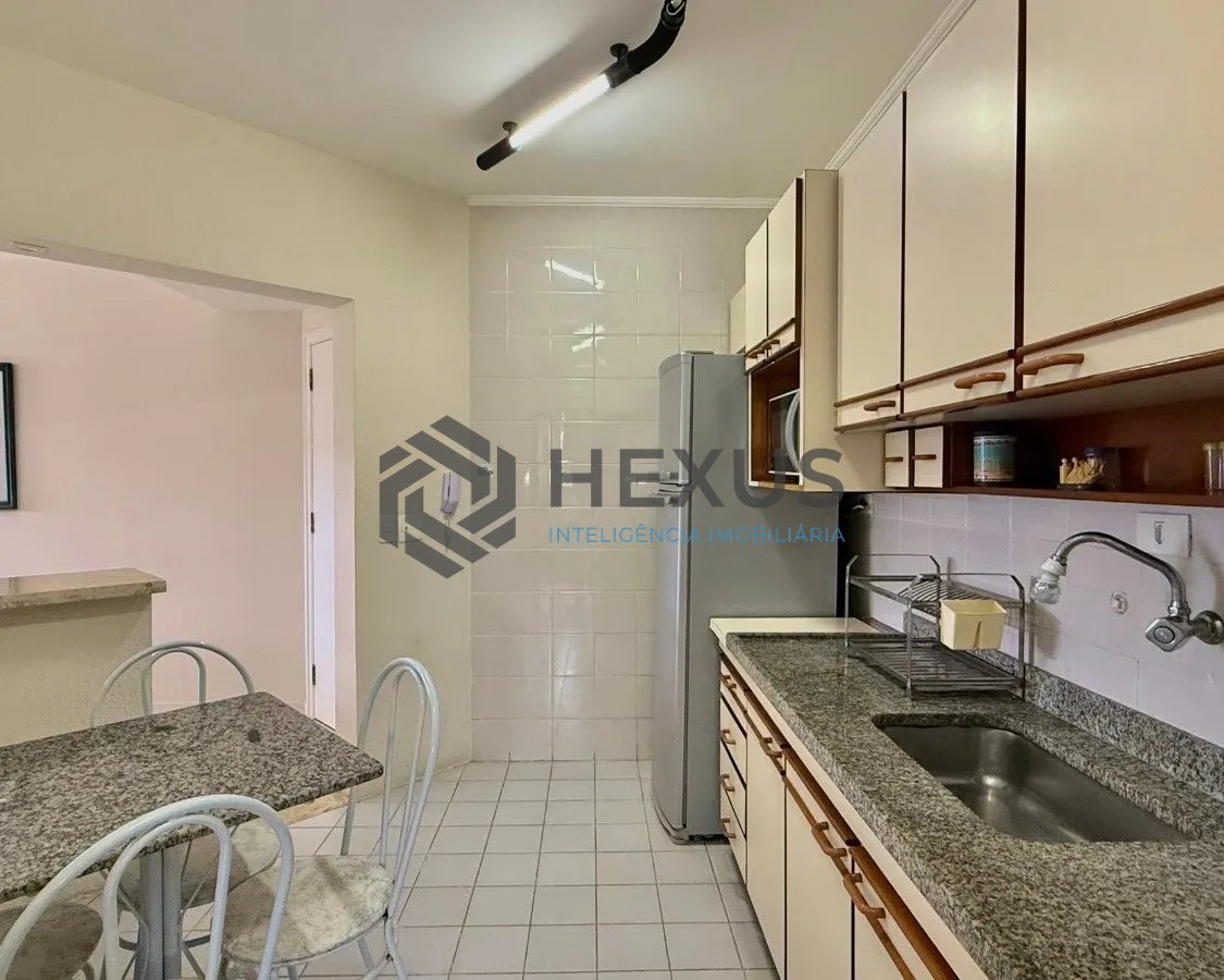 Foto 12 de Apartamento com varanda e lazer a 50m da praia na Enseada, Guarujá