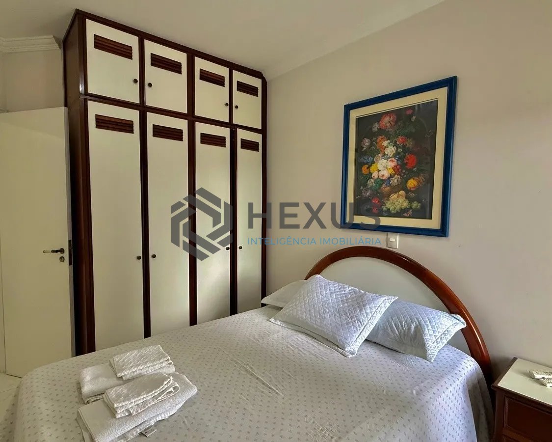 Foto 13 de Apartamento com varanda e lazer a 50m da praia na Enseada, Guarujá
