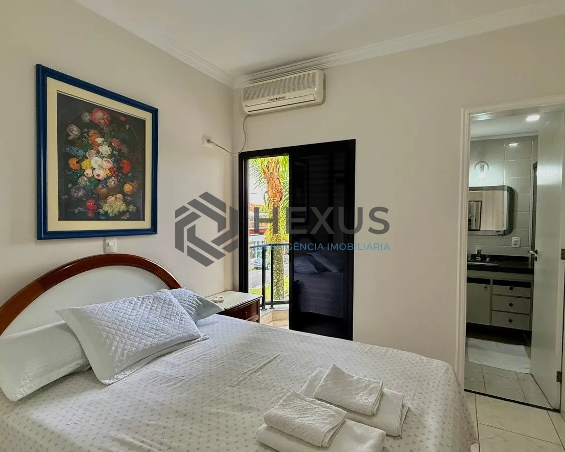 Foto 14 de Apartamento com varanda e lazer a 50m da praia na Enseada, Guarujá