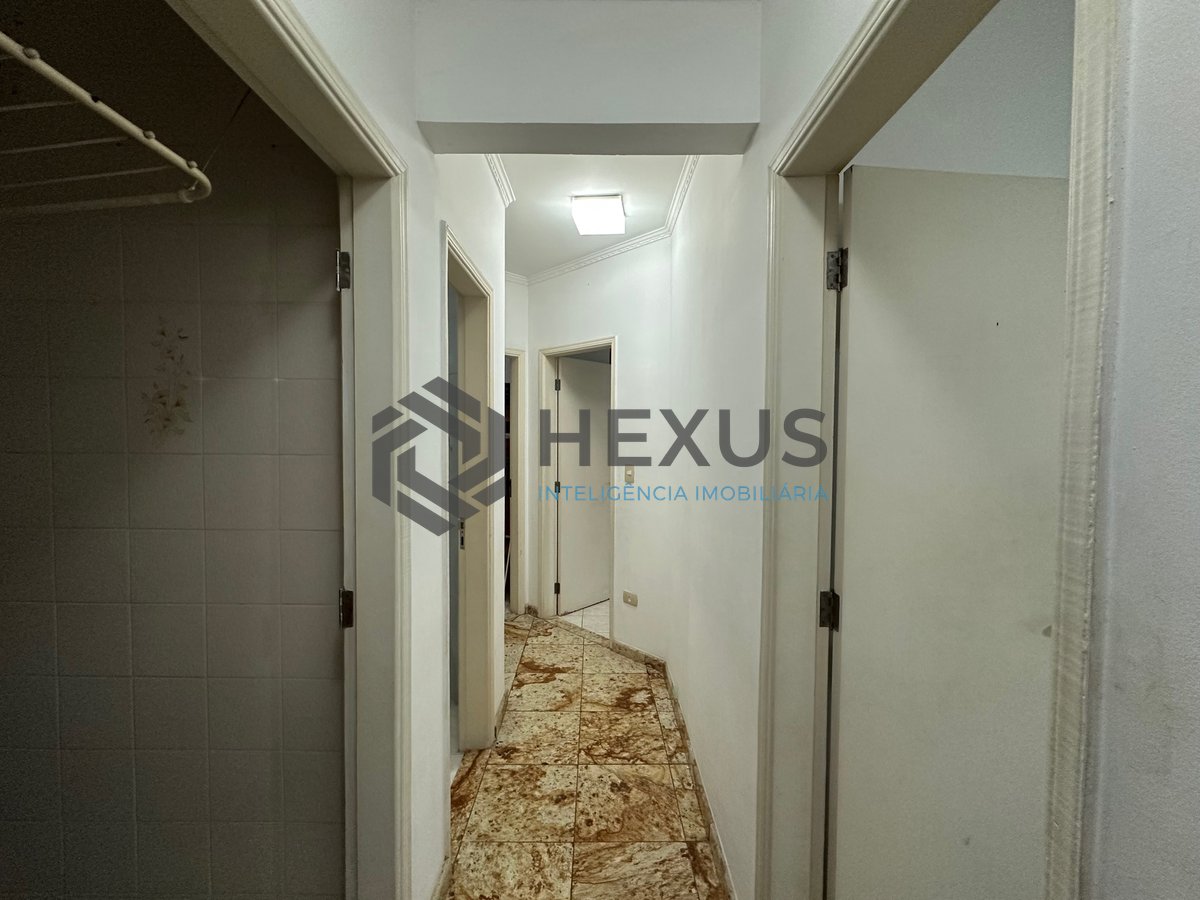 Foto 11 de Apartamento com varanda e lazer a 500m da praia na Enseada, Guarujá