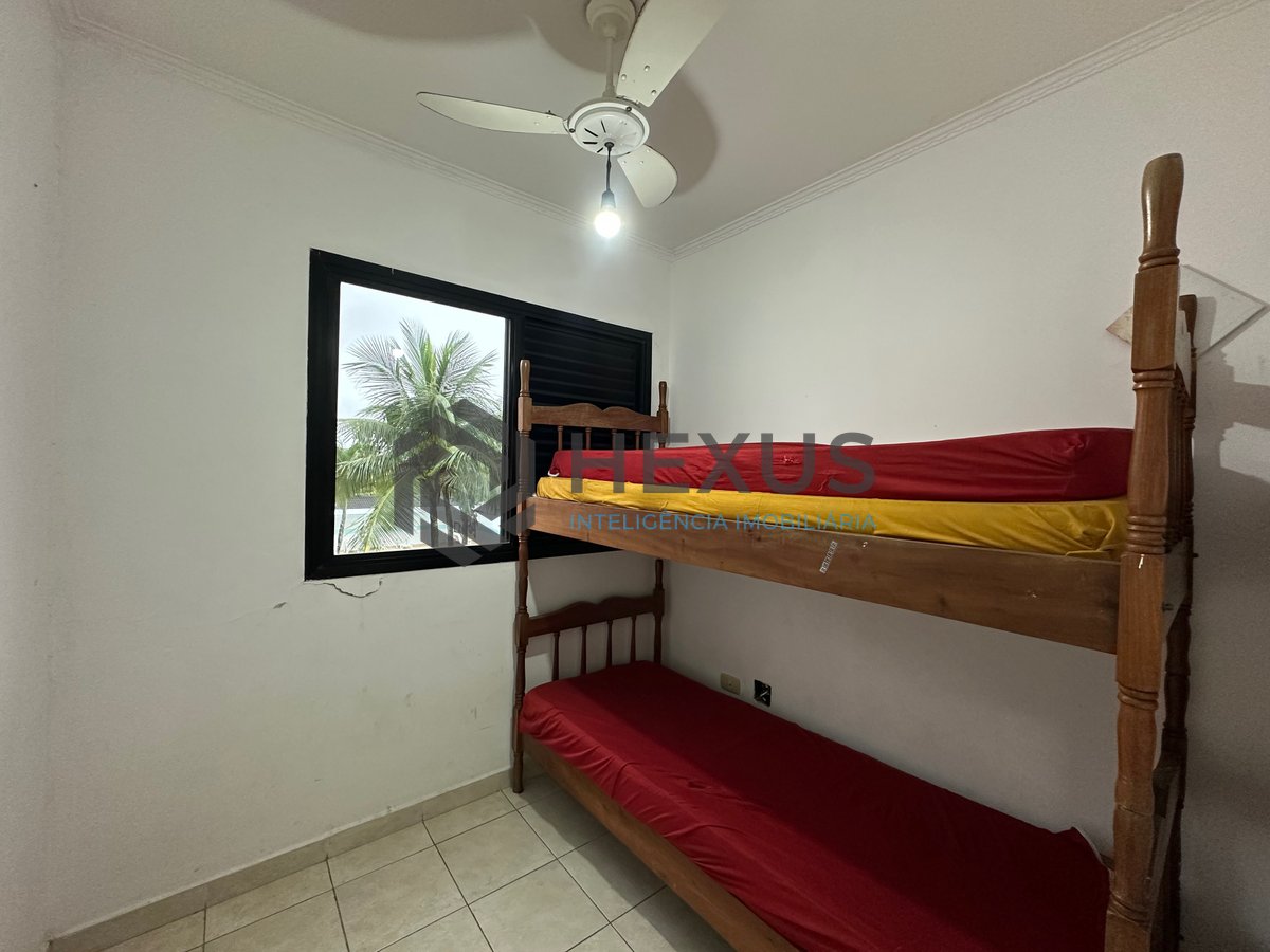 Foto 13 de Apartamento com varanda e lazer a 500m da praia na Enseada, Guarujá