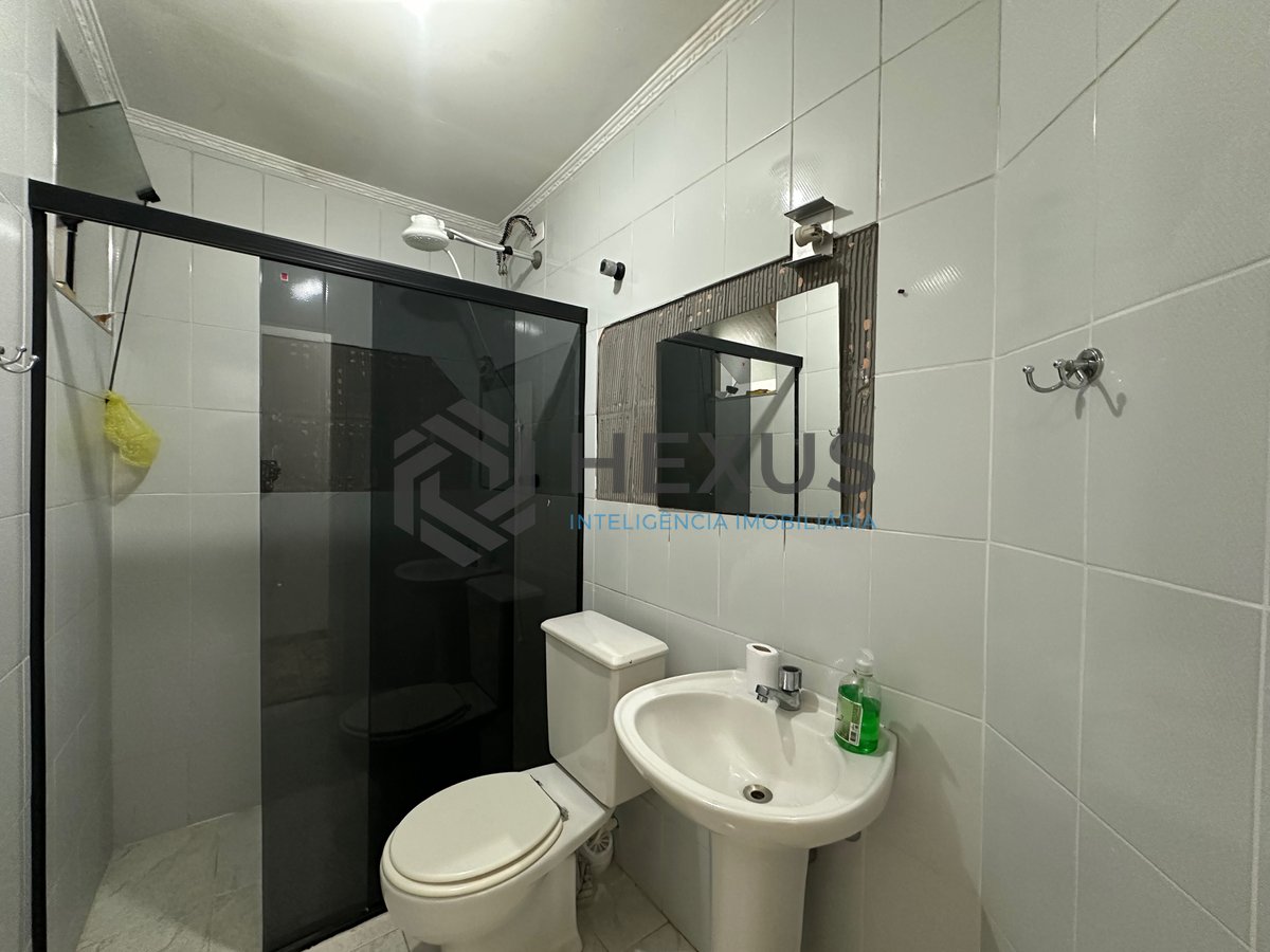 Foto 16 de Apartamento com varanda e lazer a 500m da praia na Enseada, Guarujá