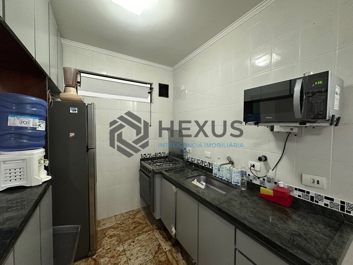 Foto 9 de Apartamento com varanda e lazer a 500m da praia na Enseada, Guarujá