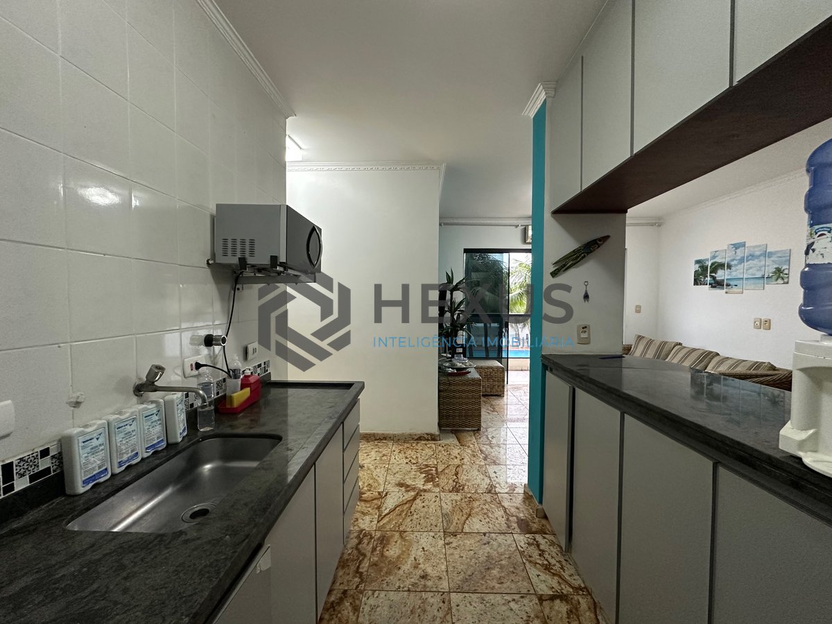 Foto 10 de Apartamento com varanda e lazer a 500m da praia na Enseada, Guarujá