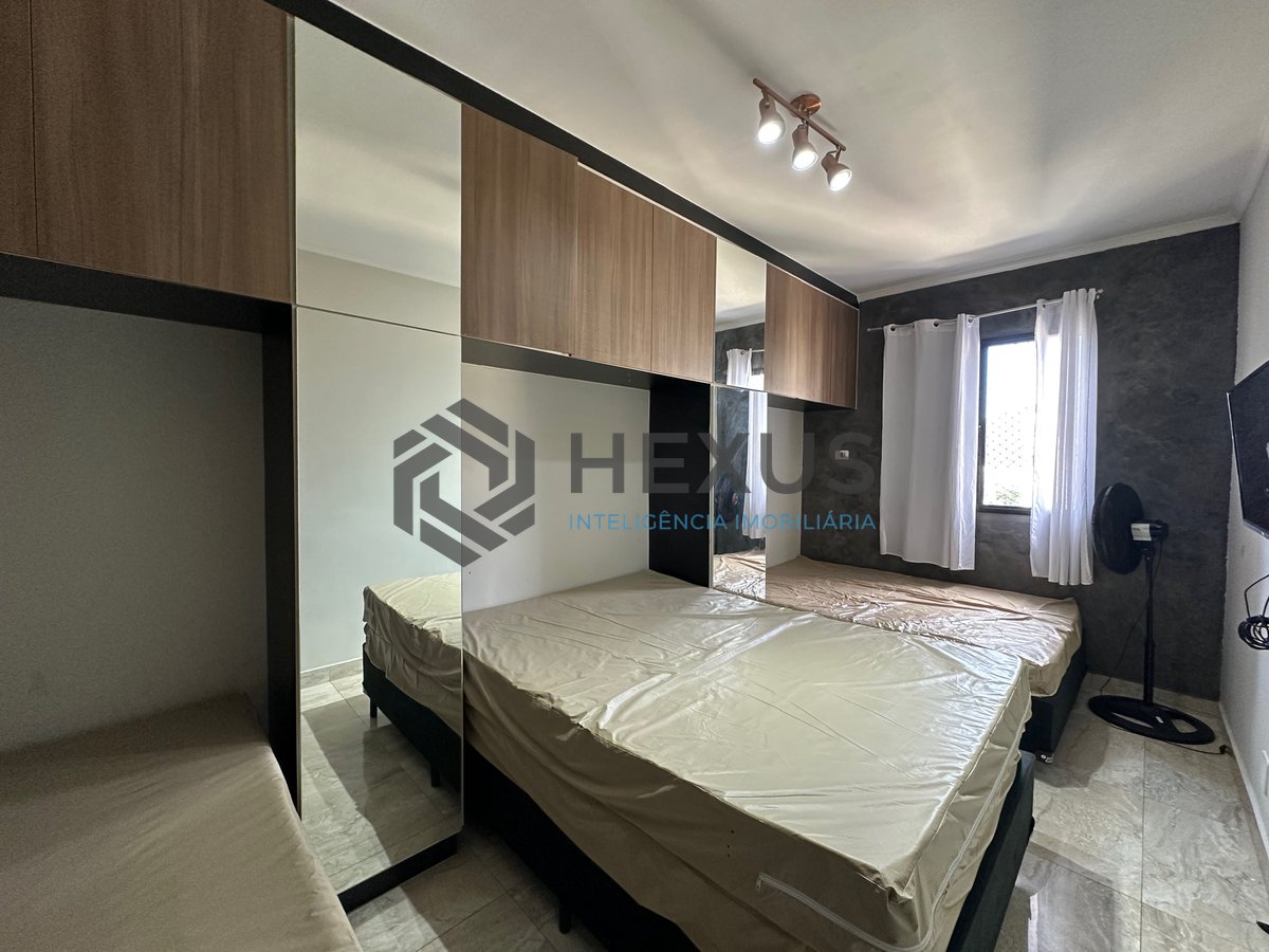 Foto 16 de Apartamento com varanda vista mar e lazer a 800m da praia na Enseada, Guarujá