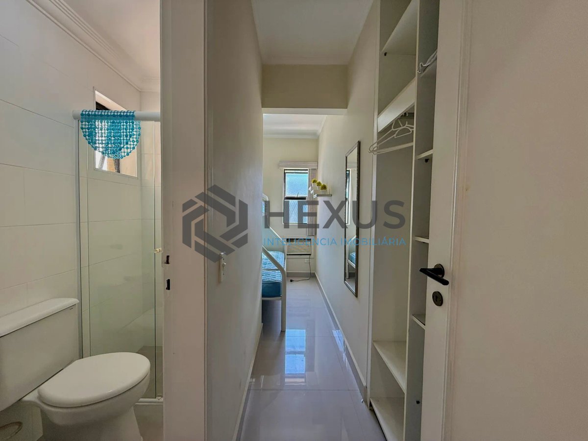 Foto 23 de Apartamento reformado com varanda e lazer a 100m da praia nas Pitangueiras, Guarujá