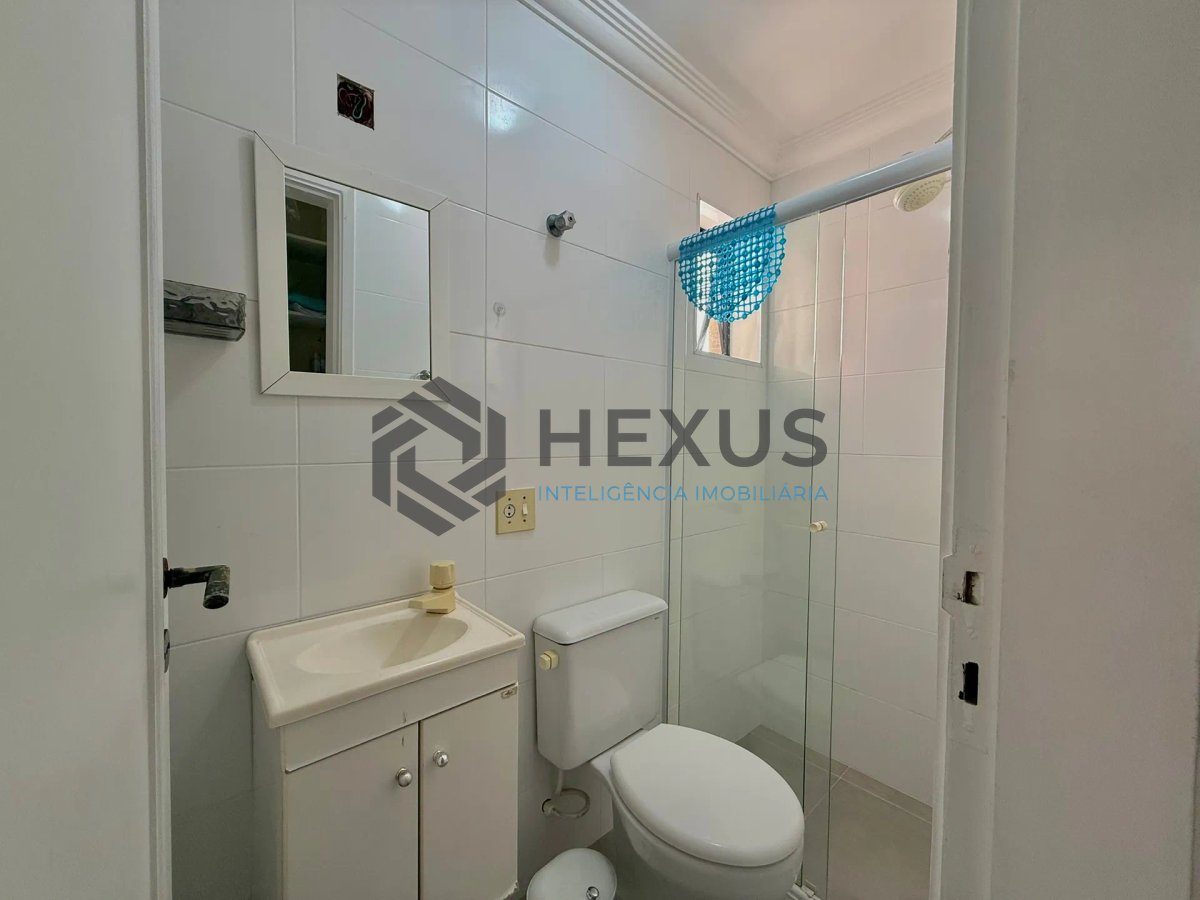 Foto 24 de Apartamento reformado com varanda e lazer a 100m da praia nas Pitangueiras, Guarujá