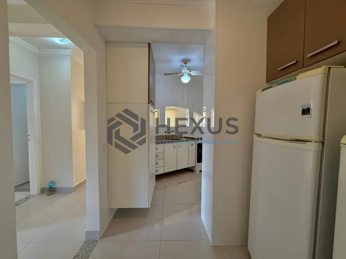 Foto 26 de Apartamento reformado com varanda e lazer a 100m da praia nas Pitangueiras, Guarujá