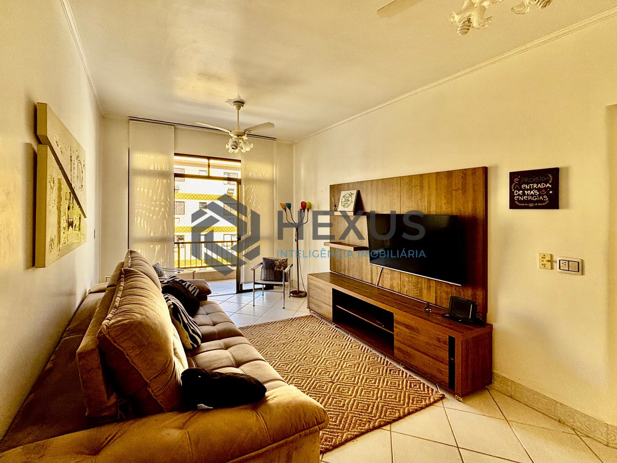 Foto 2 de Apartamento reformado com varanda e lazer a 300m da praia no Jardim Astúrias, Guarujá