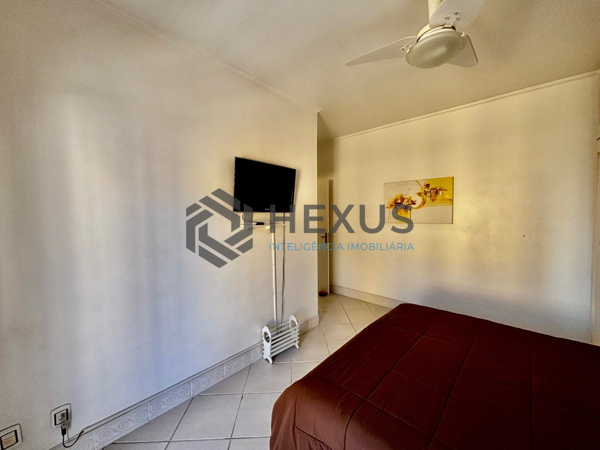 Foto 11 de Apartamento reformado com varanda e lazer a 300m da praia no Jardim Astúrias, Guarujá