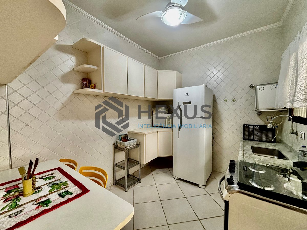 Foto 22 de Apartamento reformado com varanda e lazer a 300m da praia no Jardim Astúrias, Guarujá